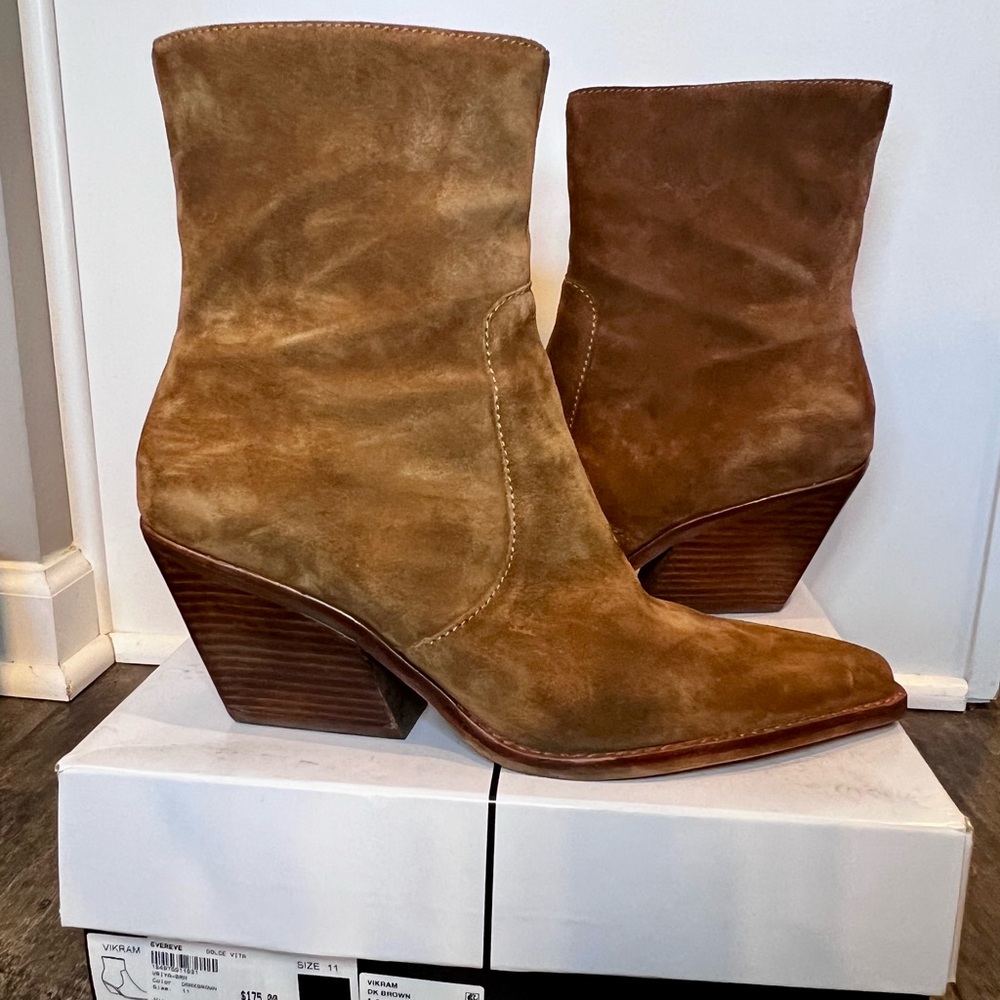 Dolce Vita, Suede Dark Brown, Vikram Bootie, Block Heel, Size 11.